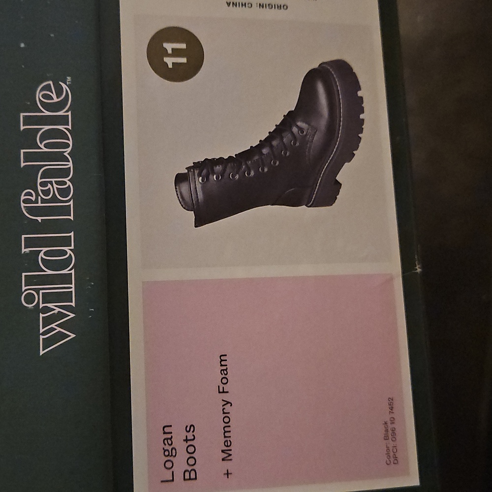 Wild Fable Black Women's Logan Lug Combat Boots w Memory Foam Insole size 11 - Picture 6 of 7